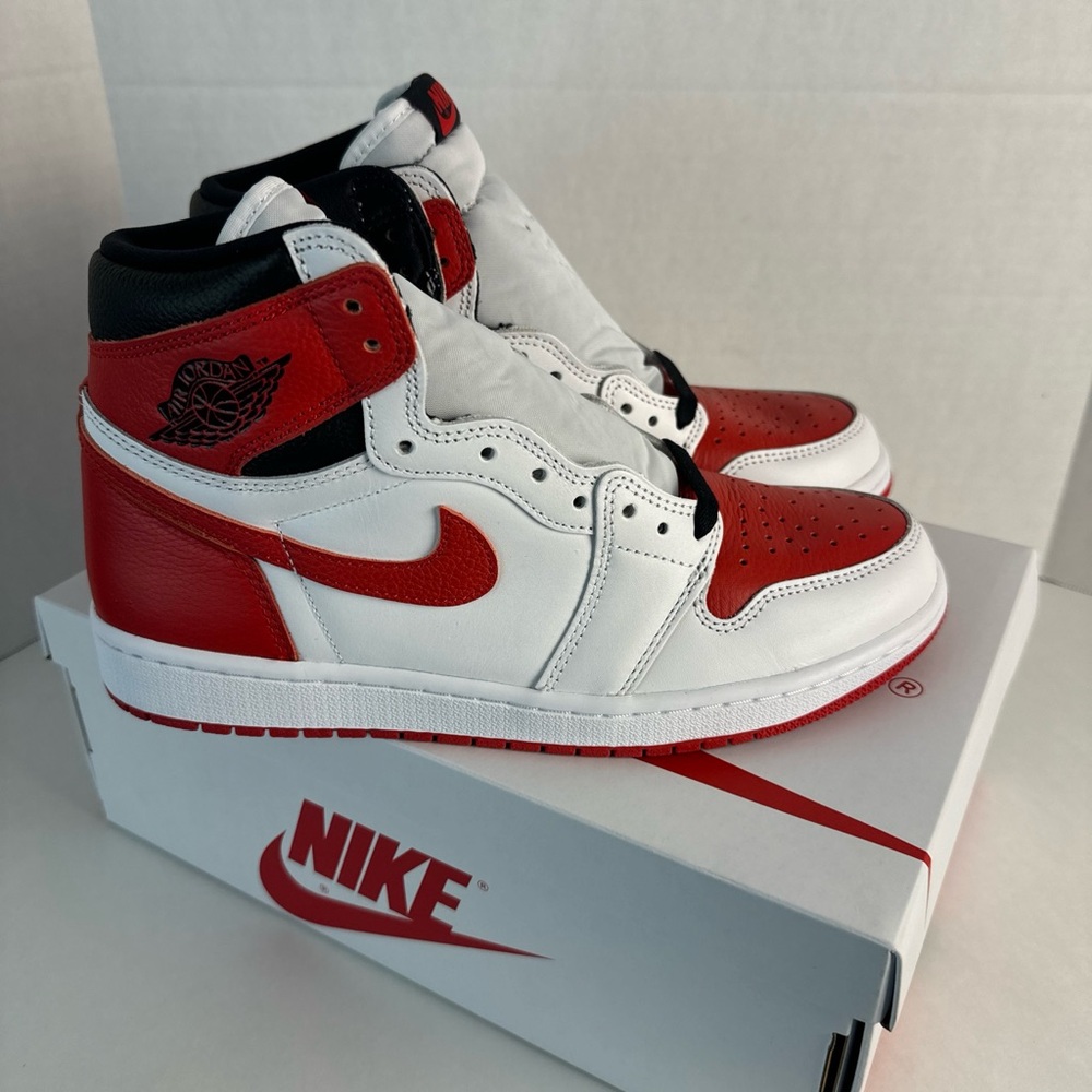 Nike Jordan 1 Retro OG white / University Red and black size 9 brand new w/ box
